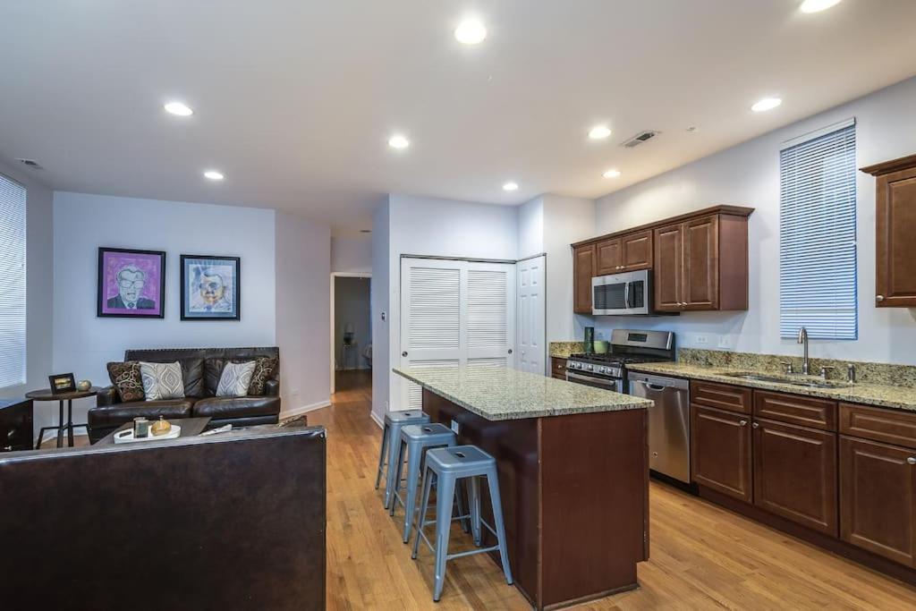Lincoln Park Living - Suite 1 シカゴ エクステリア 写真